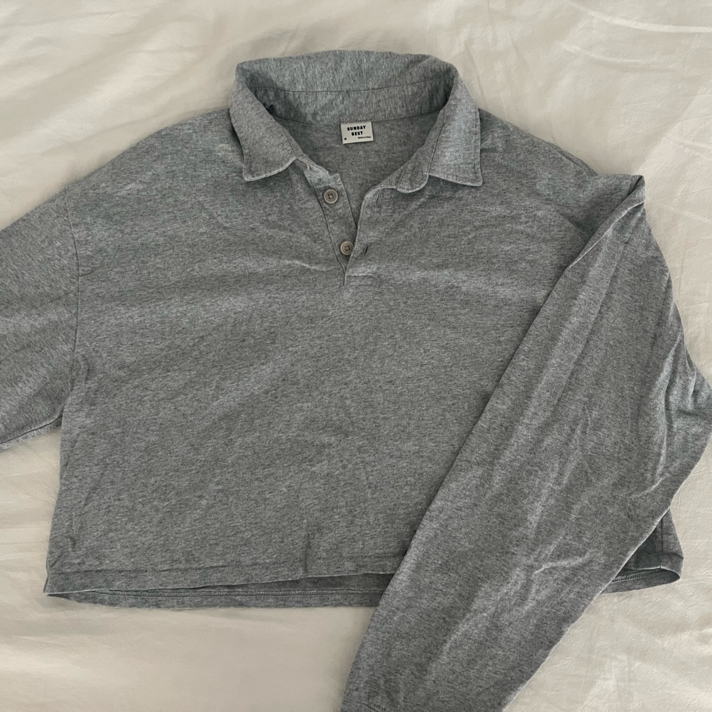 Aritzia Sunday Best Collared Polo Long Sleeve Crop Shirt in gray, size M